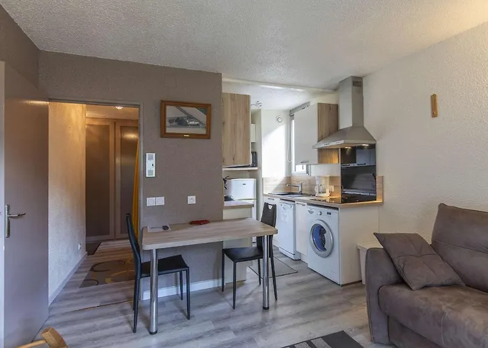 아파트 Cosy 4 Pers. Avec Loggia, Parking Et Equipement Complet, A Deux Pas Du Centre De - Fr-1-401-78 코트레